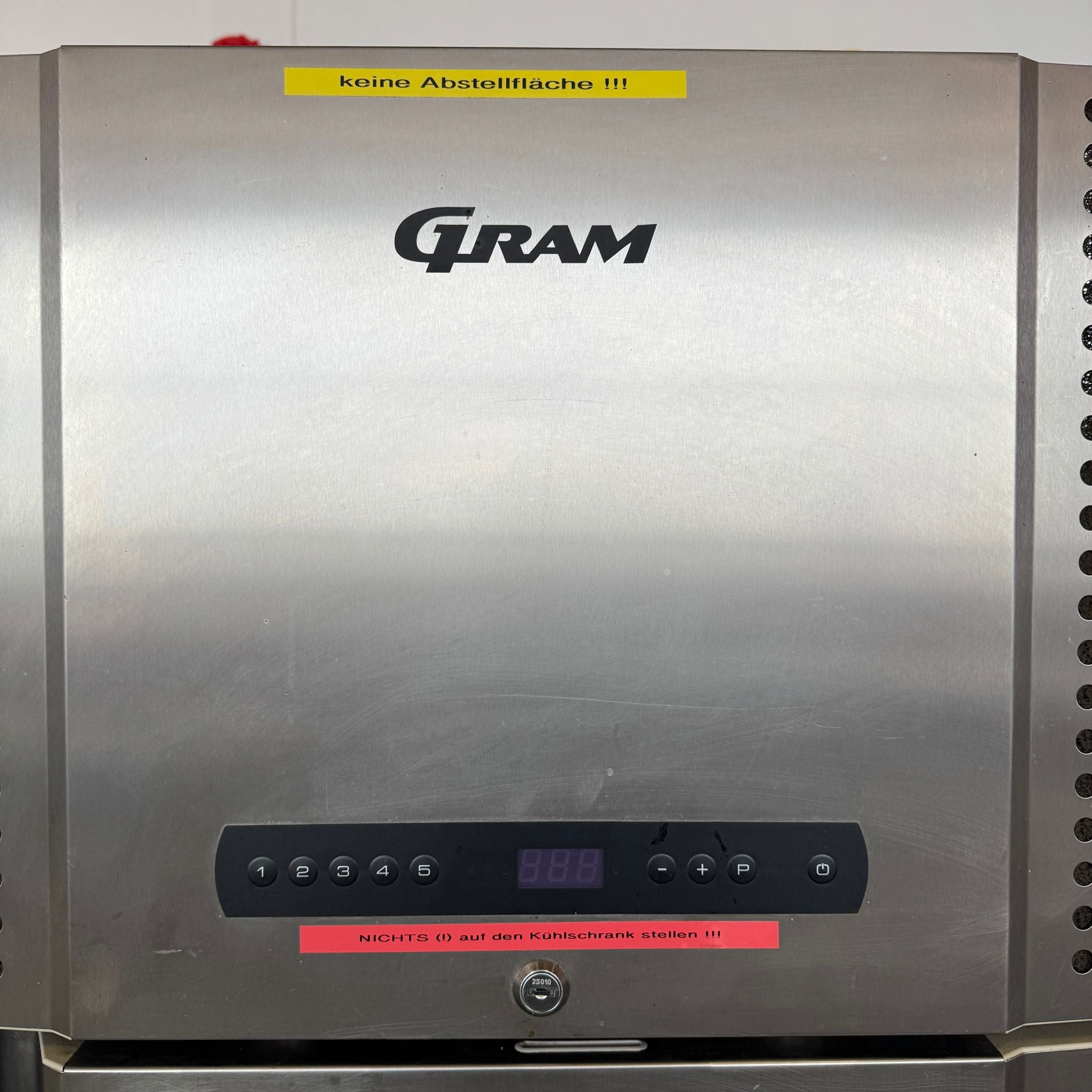 Gram Baker M 500 CBG T 5B Sahneklimaschrank Kühlschrank