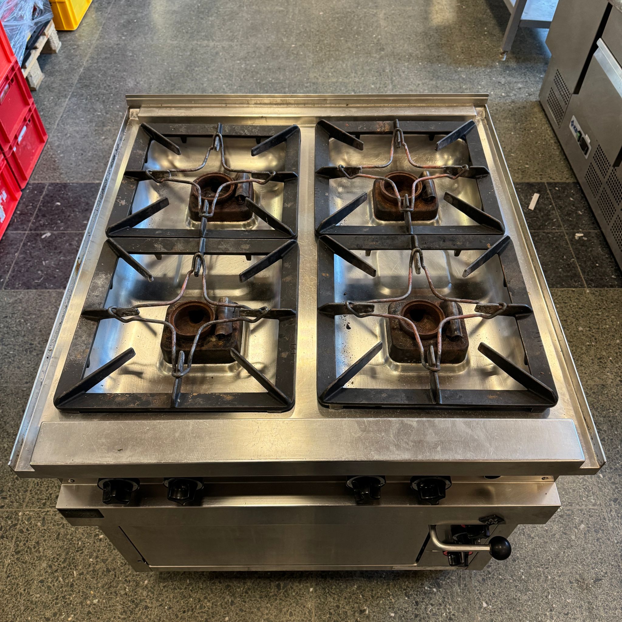 MKN Gasherd 4-flammig mit Elektrobackofen